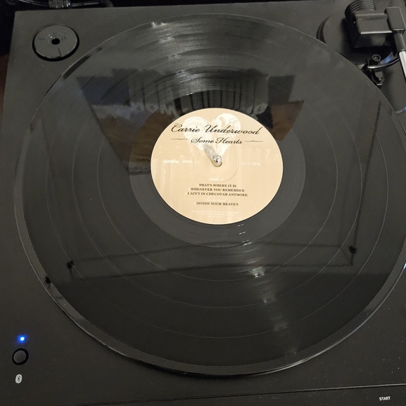 "Some Hearts" Carrie Underwood Vinyl - Picture 10 of 11